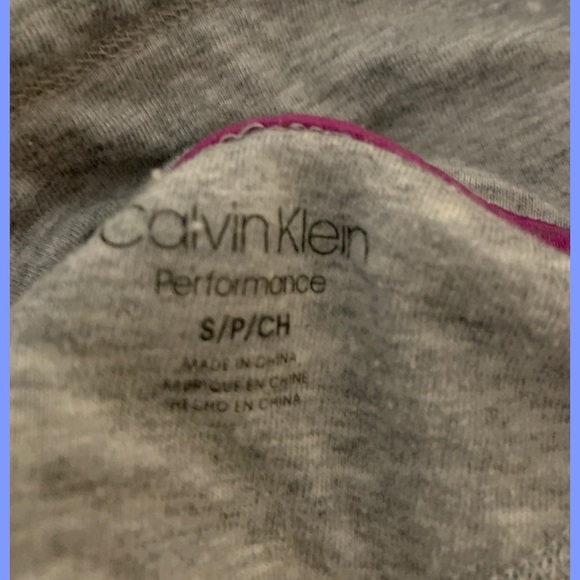 Calvin Klein performance Sweatshirt . - Picture 3 of 3